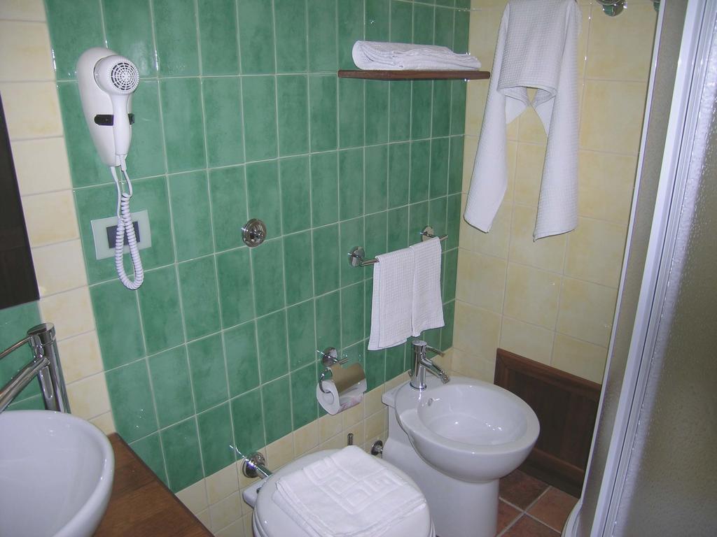Domus Lilio Acomodação com café da manhã Petralia Sottana Quarto foto